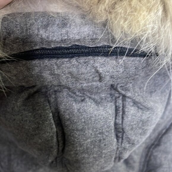 Soia & Kyo gray flannel puffer with coyote fur hood trim - Picture 8 of 9